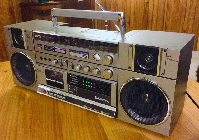 Aiwa CA-100 boombox